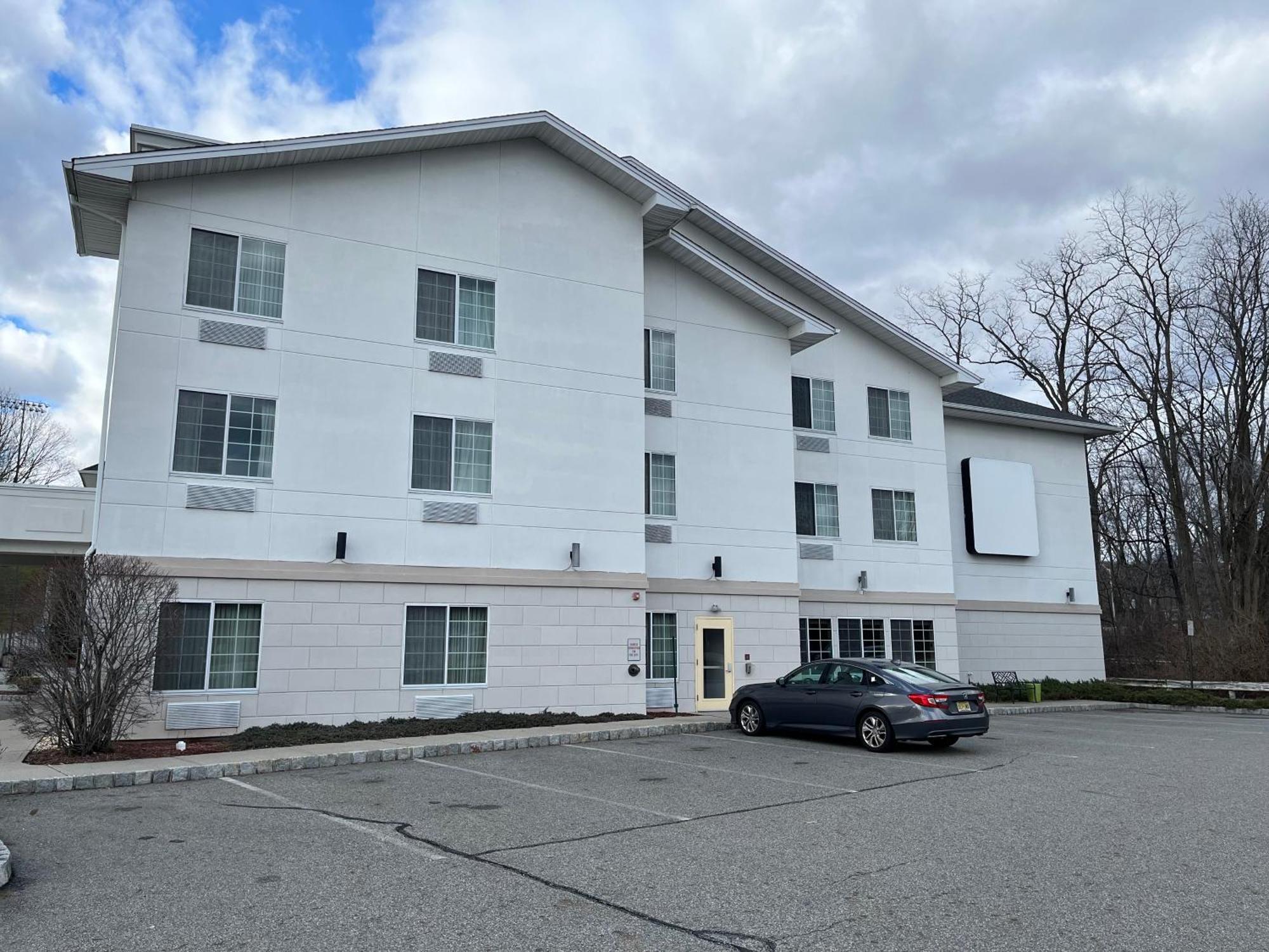 Tapa Hotel, Inn & Suites Mahwah Kültér fotó