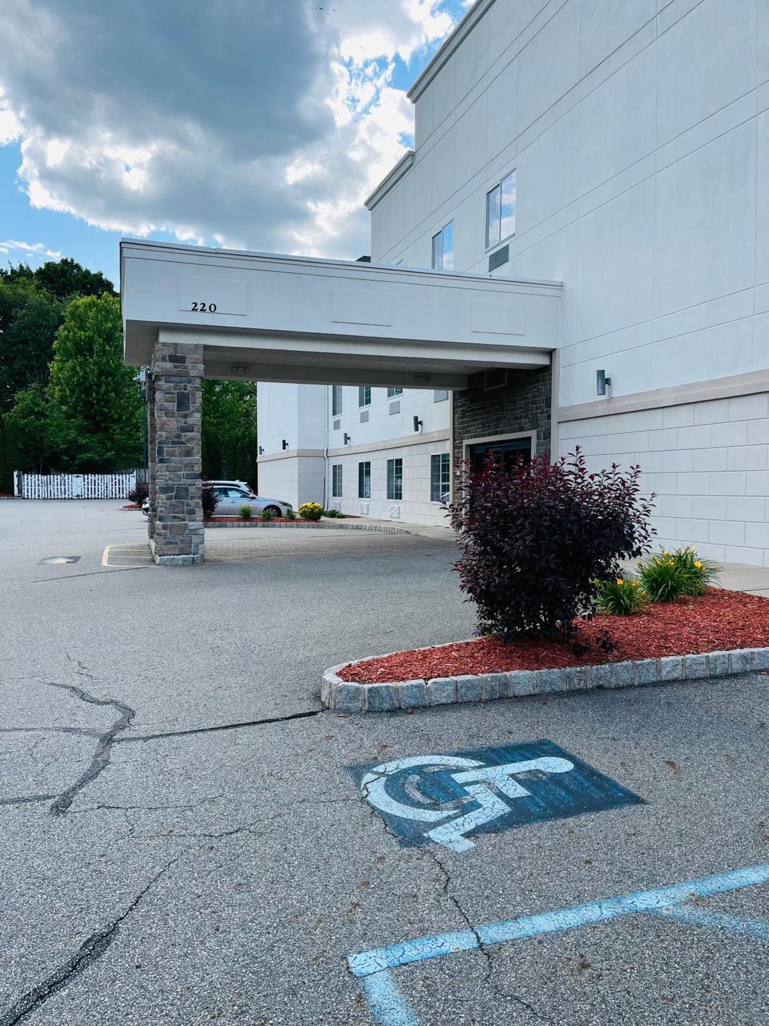 Tapa Hotel, Inn & Suites Mahwah Kültér fotó